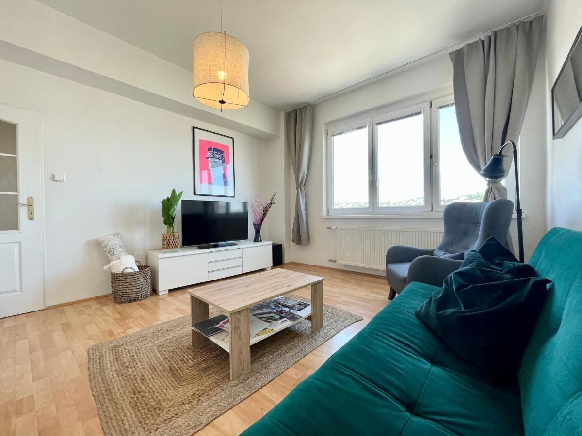 Top Floor Manderla Bratislava Dış mekan fotoğraf