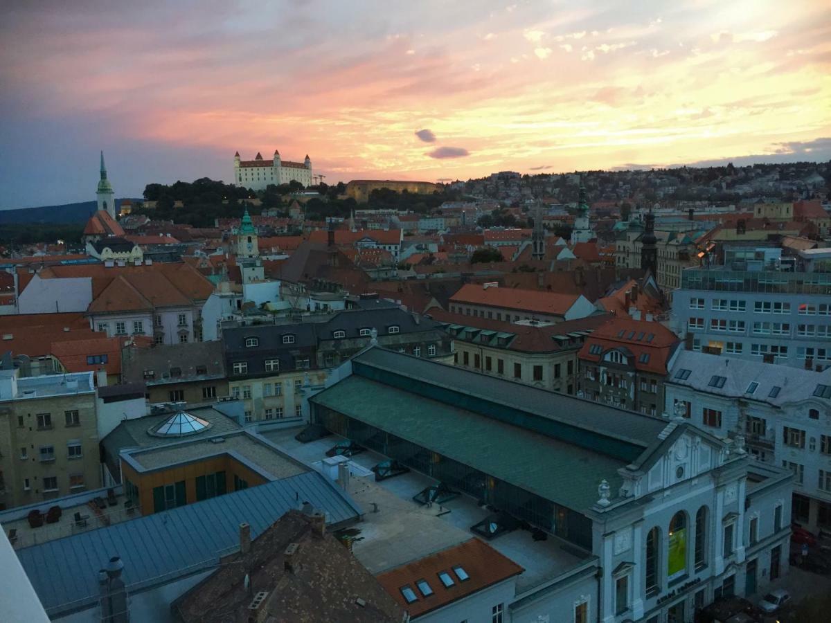 Top Floor Manderla Bratislava Dış mekan fotoğraf